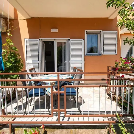 Cace Apartment *