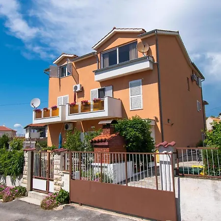 Apartment Cace *