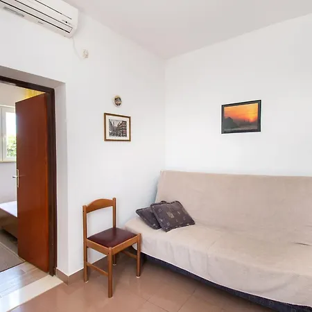 Cace * Brodarica (Sibenik-Knin)