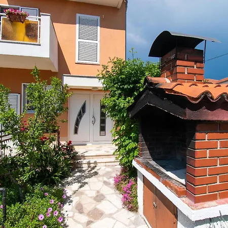 Apartment Cace